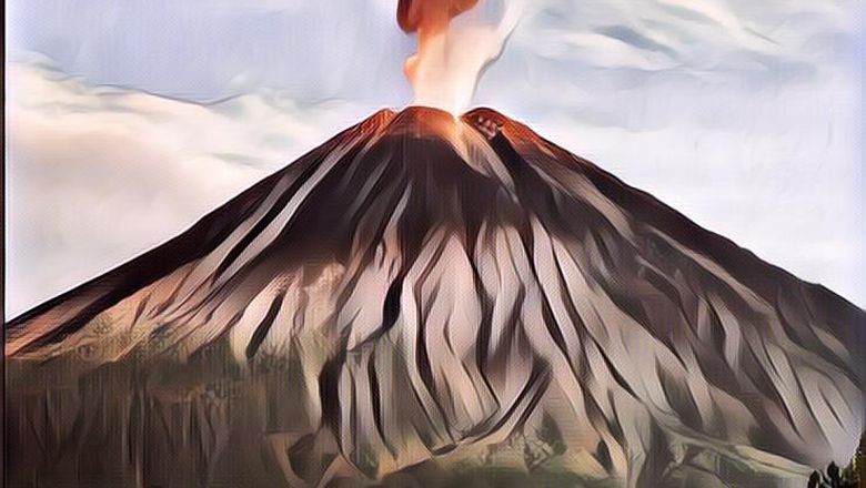 Tertinggi di Jawa, Ini 3 Fakta Unik Gunung Semeru yang Kini Alami Erupsi