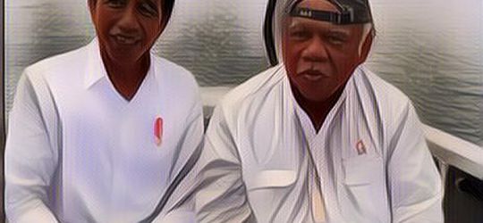 Menteri Ini Pakai Sandal Jepit Saat Rapat dengan Presiden Jokowi