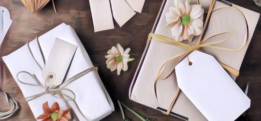 Jadi Lebih Kreatif, Ini 5 Barang Bekas Pengganti Kertas Kado yang Bisa Kamu Manfaatkan