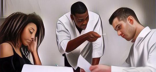 Cara Menghadapi Atasan yang Sering Menunjukkan Sikap Pilih Kasih