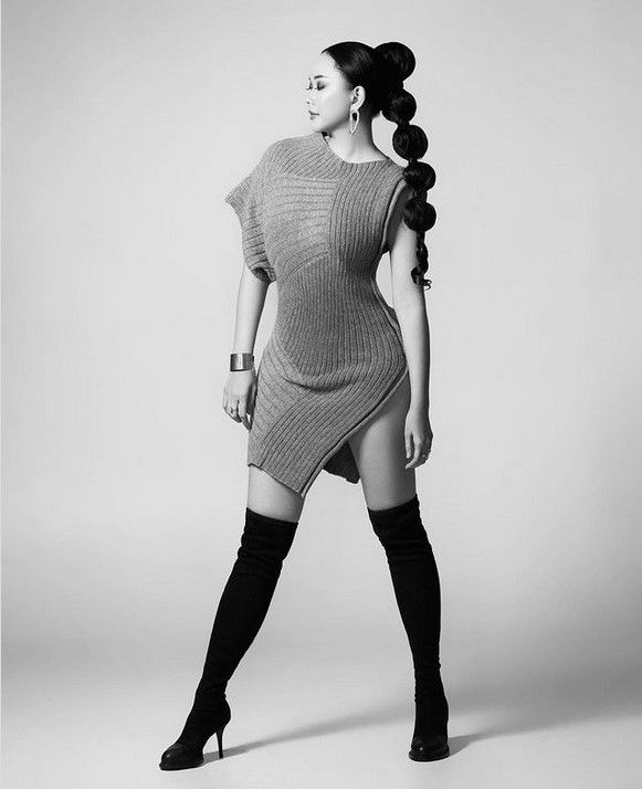 Walaupun sempat menikah dan punya satu anak, namun lekuk-lekuk tubuh Aura Kasih memang tak ada tandingan. Masih sukses bikin siapapun terpesona.