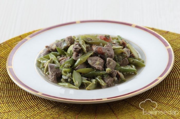 2. Tumis Ampela Ati Dicampur Petai