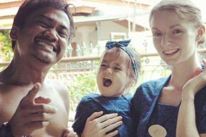 1. Pria Padang dan Bule Inggris