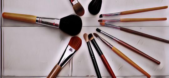 5 Brush Makeup yang Wajib Dibawa Saat Bepergian