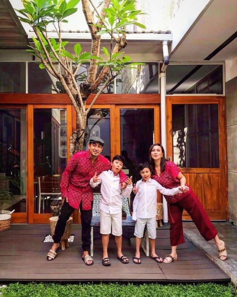 1. Rio Febrian dan Sabria Kano