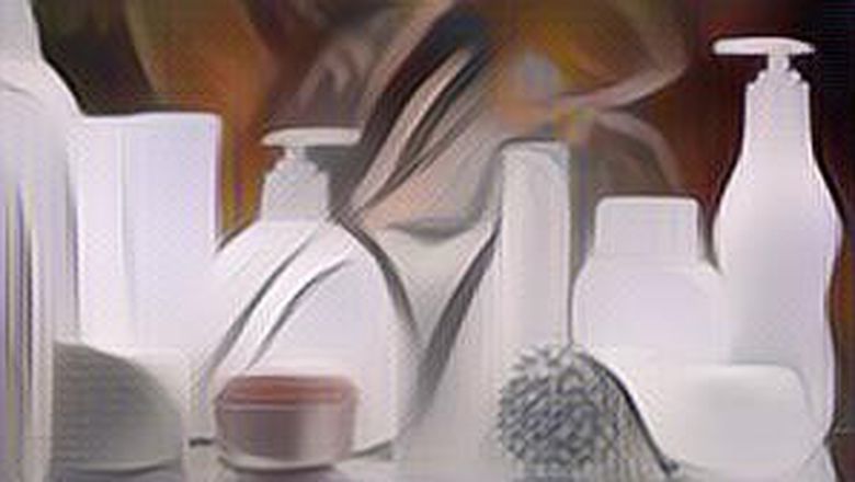 Bahaya Kosmetik Abal-Abal yang Perlu Kamu Tahu, Bisa Merusak Kulit Lho!