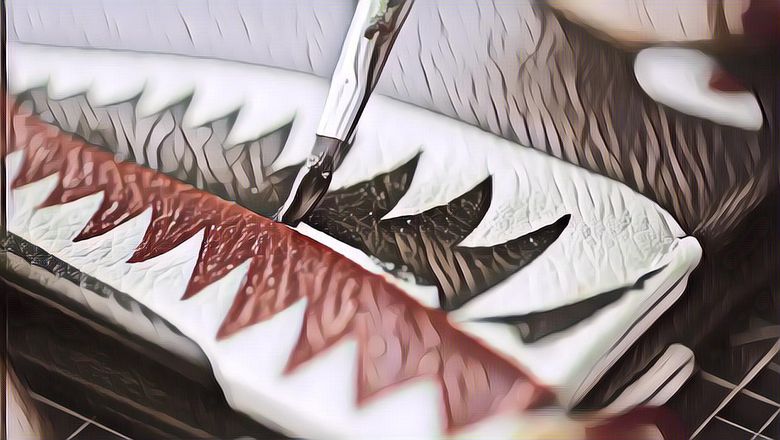 Gak Nyangka! Seni Marquage atau Melukis di Permukaan Benda Ini Ternyata Cukup Menjanjikan Lho!