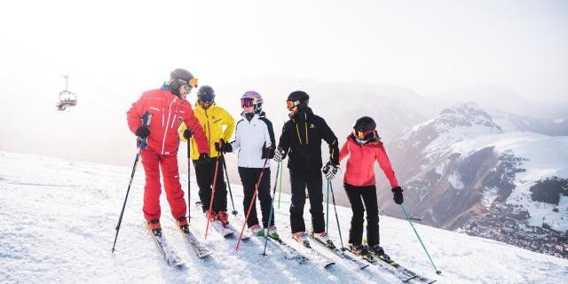 2. Pelajari Teknik-Teknik Dasar Bermain Ski