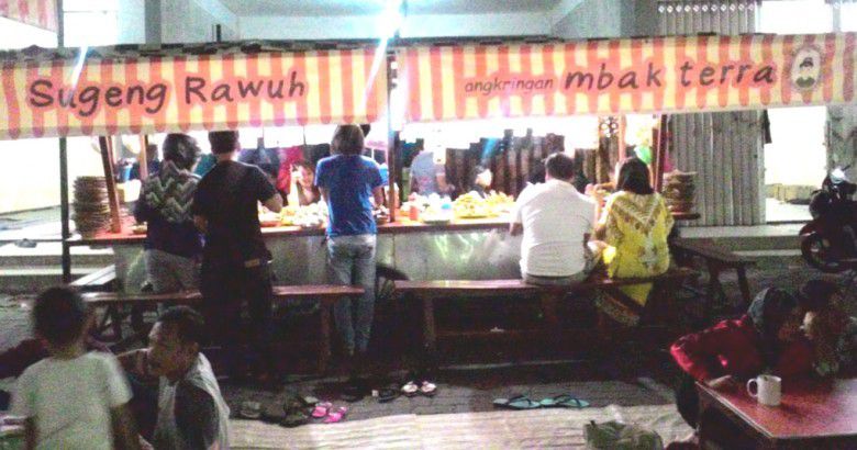 4. Angkringan Mbak Terra