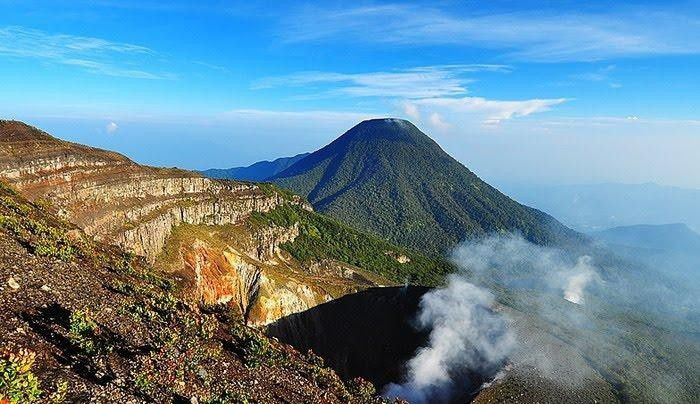 4. Gunung Gede Pangrango