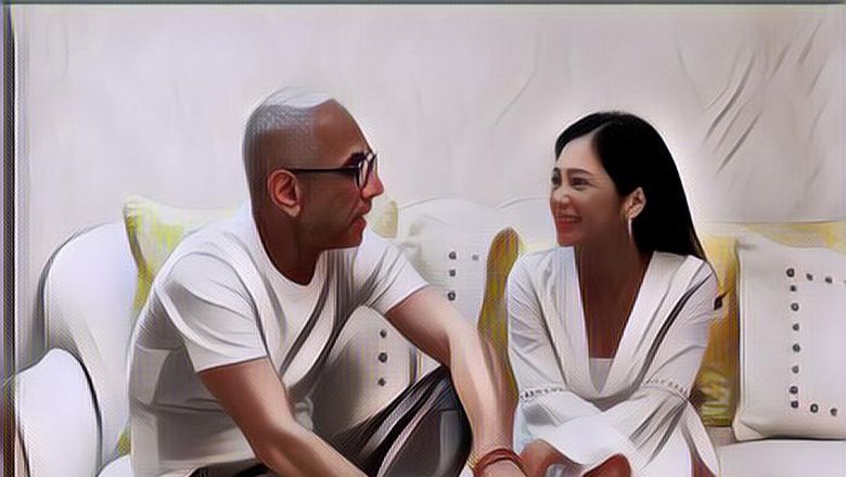 Terpaut Usia 18 Tahun, Bunga Zainal Ungkap Urusan Ranjang dengan Suami