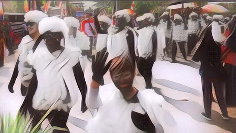 Heboh Ada Pawai HUT RI Pakai Kostum Shaun The Sheep Bikin Ngakak