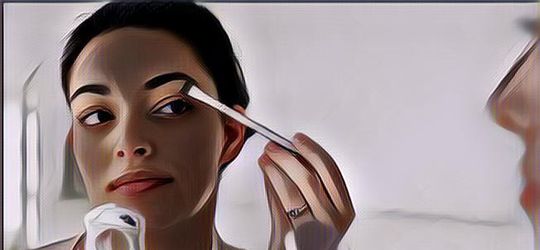 5 Tips Makeup ke Kantor Anti Ambyar, Nggak Perlu Touch Up Lagi Deh!