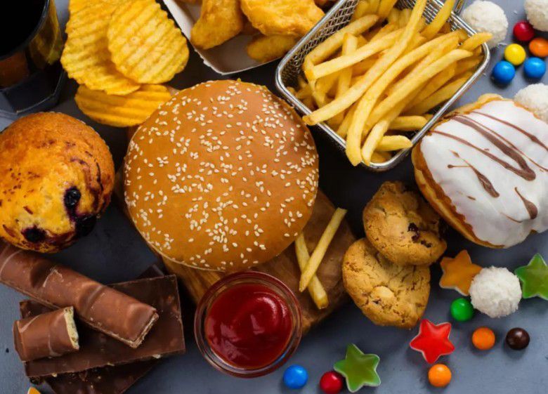 2. Kita bisa terlalu banyak makan garam