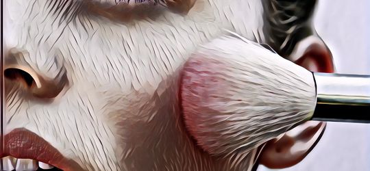 Jenis Blush On yang Bisa Jadi Alat Make Up Natural, Ada 7 Macam Nih