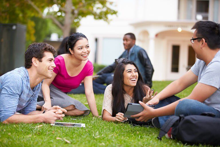 3. Tipe Mahasiswa Kunong-kunong (Kuliah Nongkrong, Kuliah Nongkrong) atau Biasa Disebut Kunang-kunang