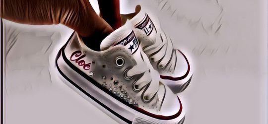 Lagi Trend Nih Sneaker Custom Unik Bertema Makanan, Udah Punya Belom?