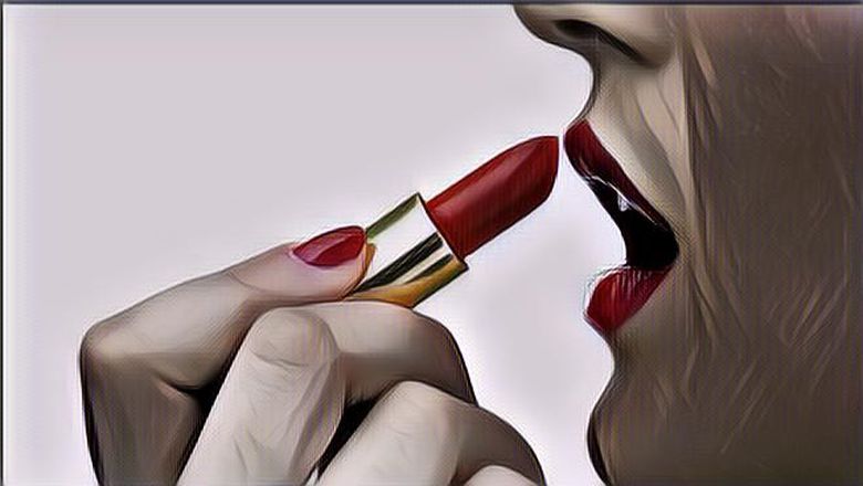 Jalani Hidup Serba Hemat, Wanita Ini Pakai Lipstik Bekas