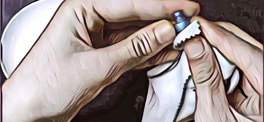 Earphone Kotor Bisa Berbahaya Buat Telinga! Bersihkan dengan Cara ini