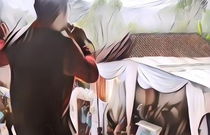 Heboh Ada Pernikahan yang Panggungnya Tinggi Bak Atap Rumah!