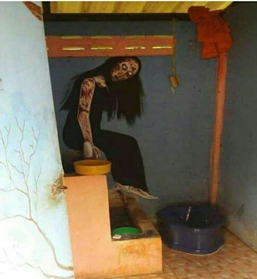 3. Toilet ada gambar hantunya