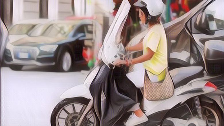 Viral Kecelakaan Pengendara Motor yang Tiba-Tiba Mendarat di Atas Mobil