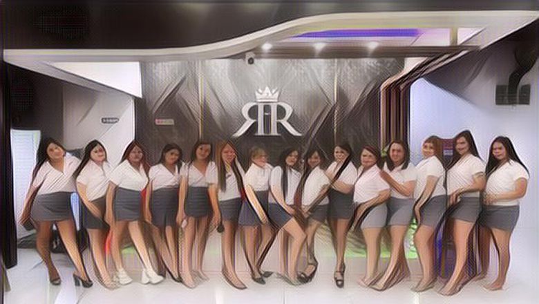 Astaga! Pemandu Tempat Karaoke di Jawa Tengah Ini Pakai Seragam SMA