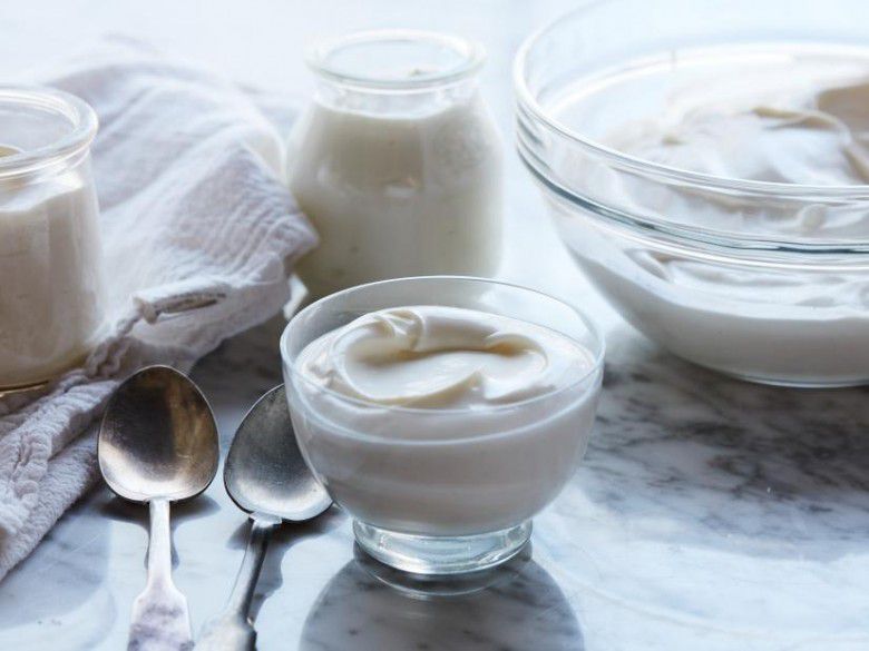 Oleskan yoghurt tanpa gula