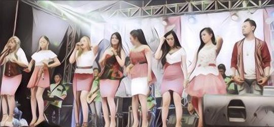 Warga Desa Tuban Jawa Timur Gelar Syukuran dengan Pentas Dangdut, Padahal Zona Merah