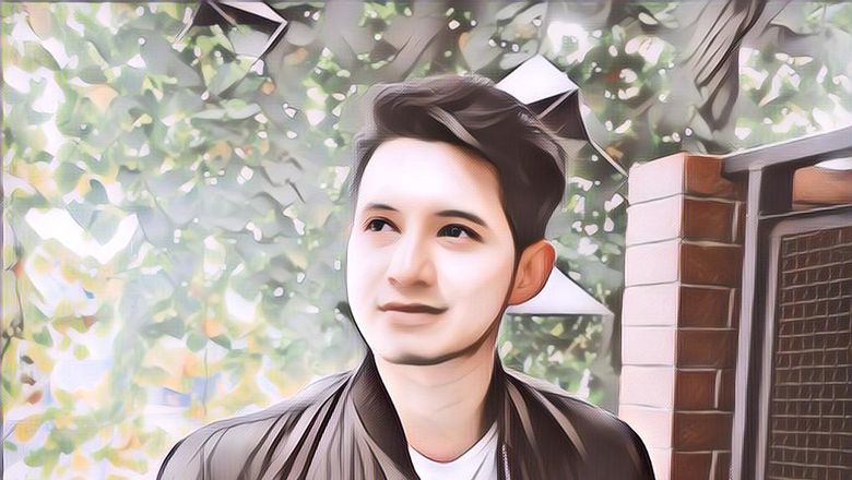 Video Viral, Chand Kelvin Sholat di Atas Kereta Saat Balik Mudik Lebaran