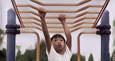 Gak Cuma Seru! Aktivitas Bergelantungan Ternyata Bagus Banget untuk Tumbuh Kembang Anak