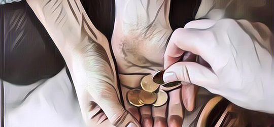 Viral, Wanita Ini Membagikan Uang dari Mobil Kepada Para Pedagang Yang Terdampak PPKM