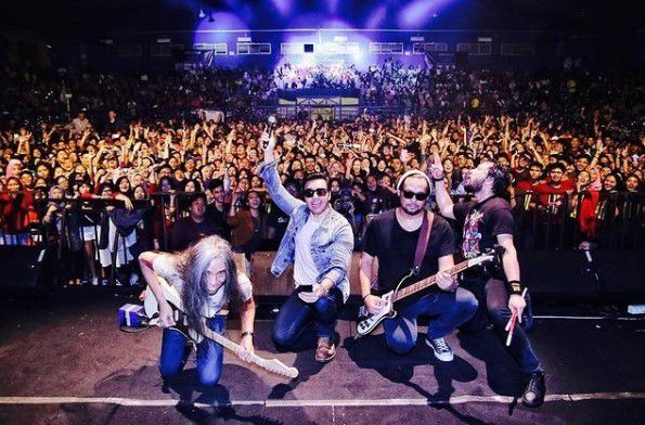 Tidak pernah bawa set list ke atas panggung