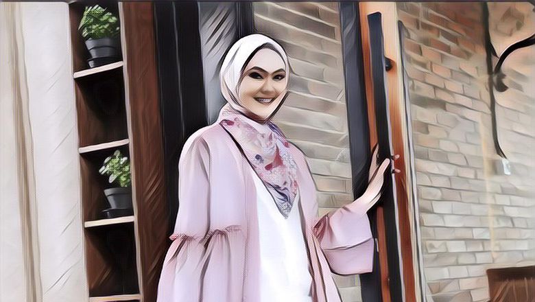 3 Inspirasi Outfit Hijab Warna Pink yang Bikin Makin Imut, Boleh Dicoba Nih!