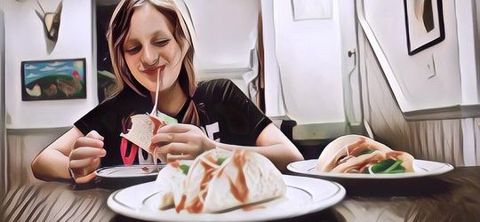 5 Peraturan Makan Yang Aneh Di Dunia, Wajib Kentut Hingga Larangan Ucap Terima Kasih