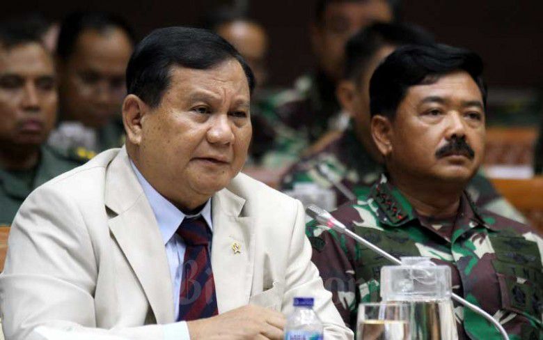 # Prabowo Diikuti oleh Sosok yang Menyerupain Macan