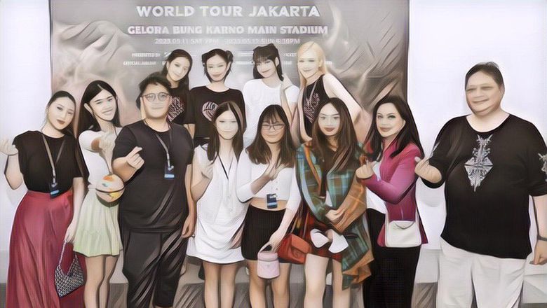 Keluarga Menteri Ini Pamer Foto Bareng BLACKPINK, Sikapnya Dinyinyir Beda Dari Kahiyang Dan Erina Gudono
