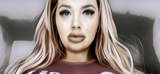 Wanita Ini Tak Pede Miliki Dada Terlalu Besar, Sampai Sulit Mengikat Sepatu Sendiri