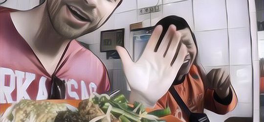 Jauh-jauh Dari Amerika Serikat Demi Coba Makan Di Warteg, Bule Ini Kaget Saat Tahu Harganya