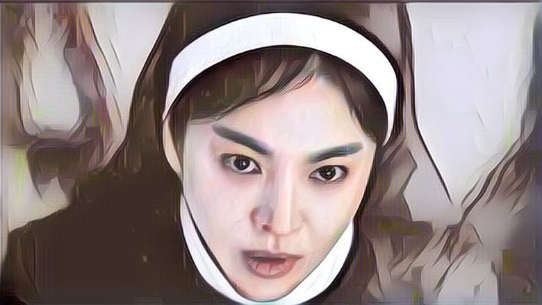 Song Hye Kyo Ungkap Bagaimana Ia Belajar Merokok untuk Perannya di Film "Dark Nuns"
