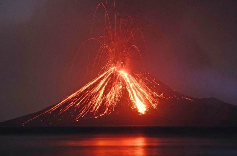 2. Letusan gunung berapi