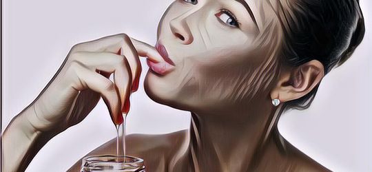 Manfaat Madu Untuk Kecantikan Bibir , Ajib Banget!