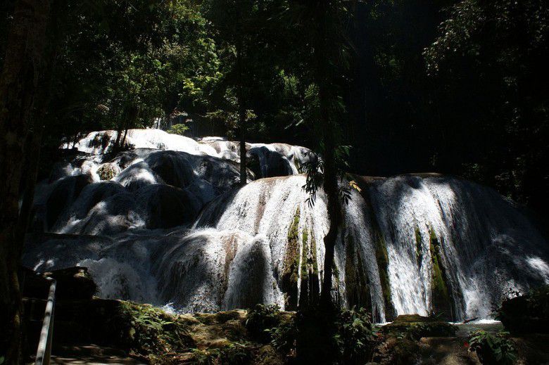 2. Air Terjun Saluopa, Poso