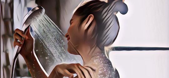 Wanita Ini Mandi dan Lakukan Live Instagram, Duh Keenakan yang Nonton