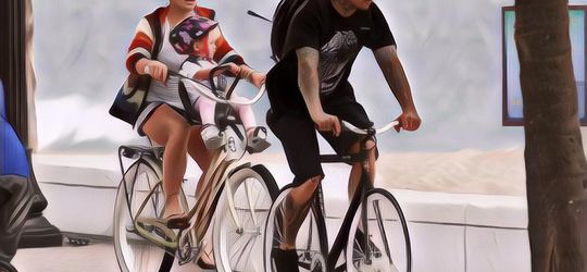 Selebritis Hollywood Ini Memilih Bersepeda Sebagai Hobinya, Biar Sehat!