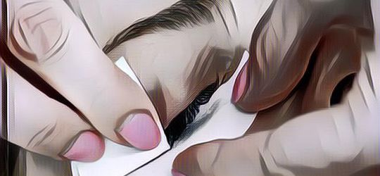 Cara Membersihkan Maskara Waterproof Tanpa Merusak Bulu Mata