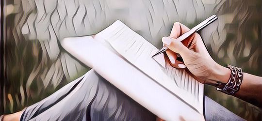 Gokil! Cewek Jepang Ini Bikin Esai dengan Teknik Ninja 'Aburidashi'