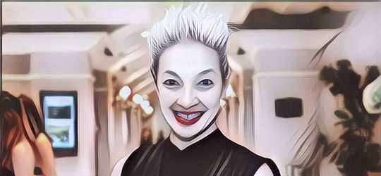 Aneh tapi Nyata, Artis Ini Minum Air Seni Sendiri Selama 16 Tahun