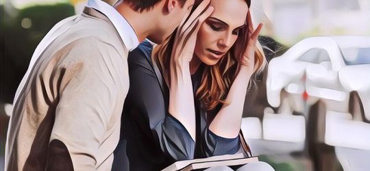 Beberapa Bahasa Tubuh yang Menjelaskan Mereka Emang Nggak Tertarik Sama Kita