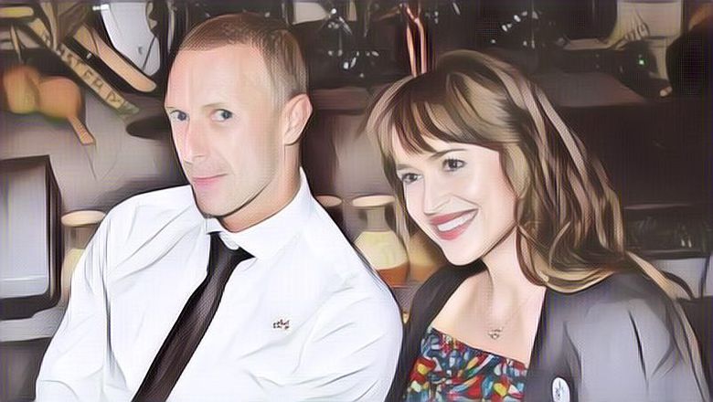 Fakta-fakta Kisah Cinta Chris Martin dan Dakota Johnson